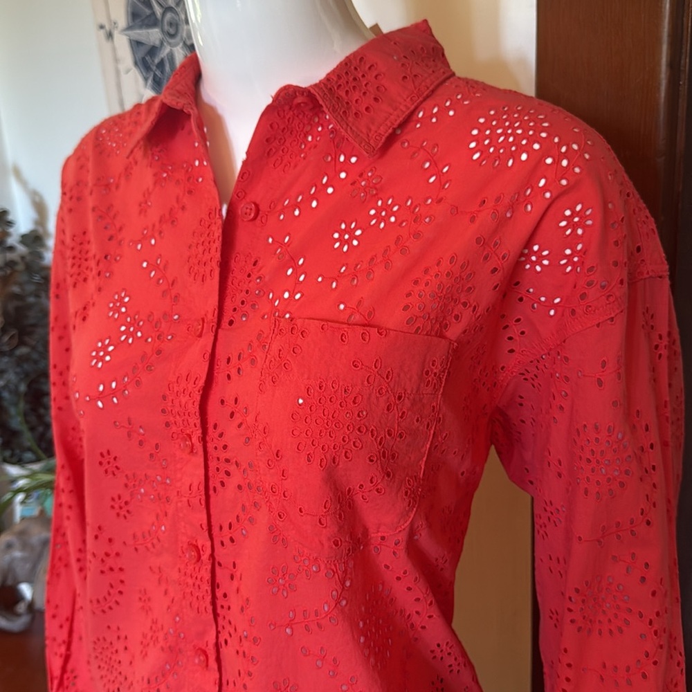 NWT JAG size small hole Red Eyelet Button-Up Shirt